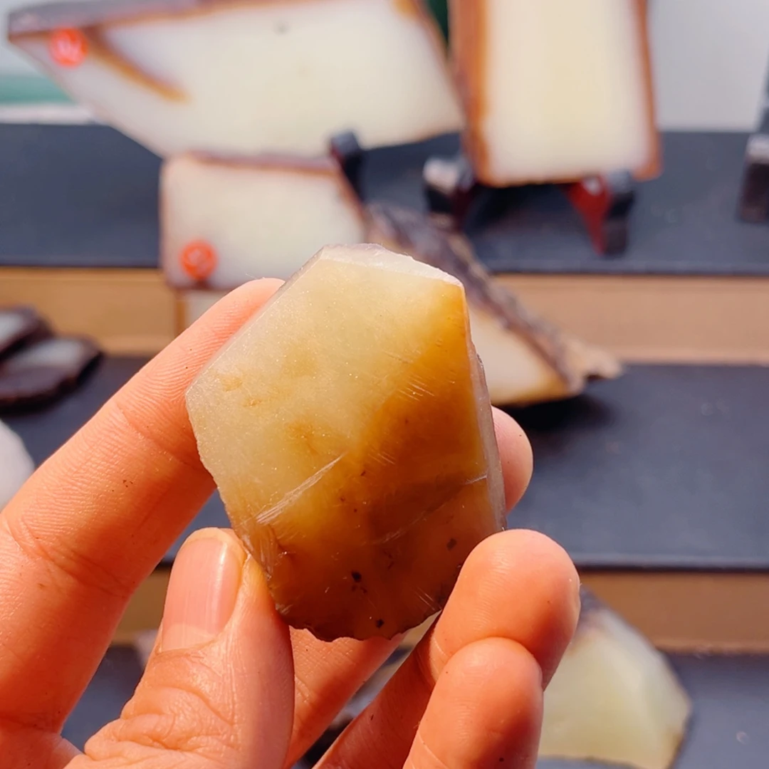 和田玉（糖玉）未镶嵌颈饰