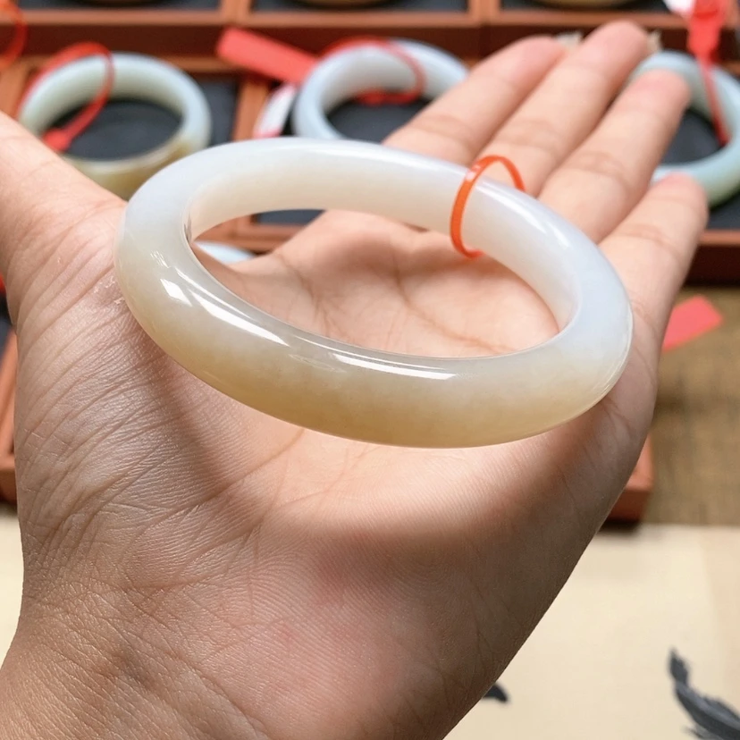 【闪购商品】未镶嵌手镯和田玉55.5