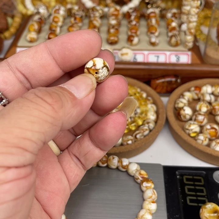 琥珀裸石未镶嵌铎75号