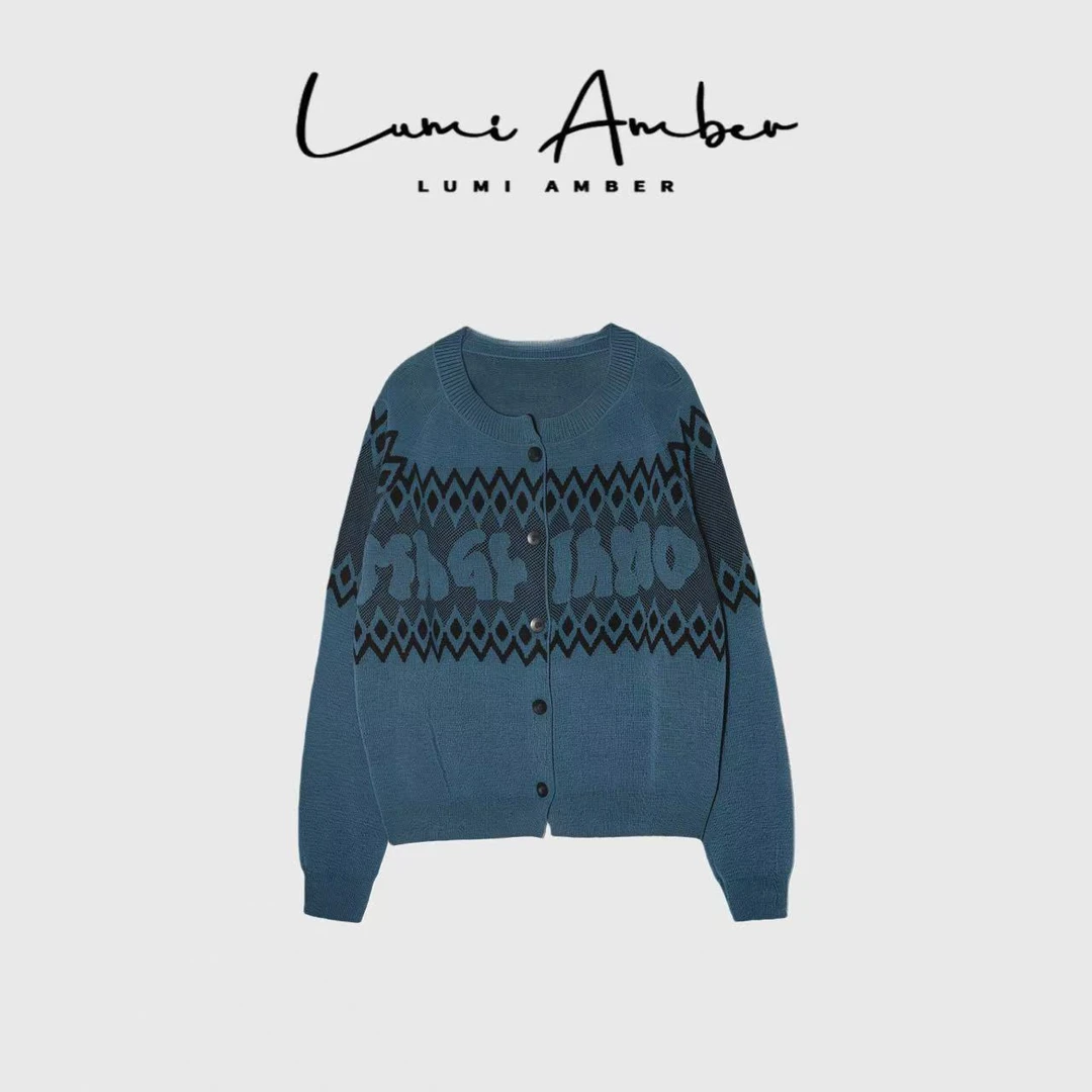 Amo江漾*羊毛 软糯亲肤感复古印花圆领开扣毛衣ZY-M005