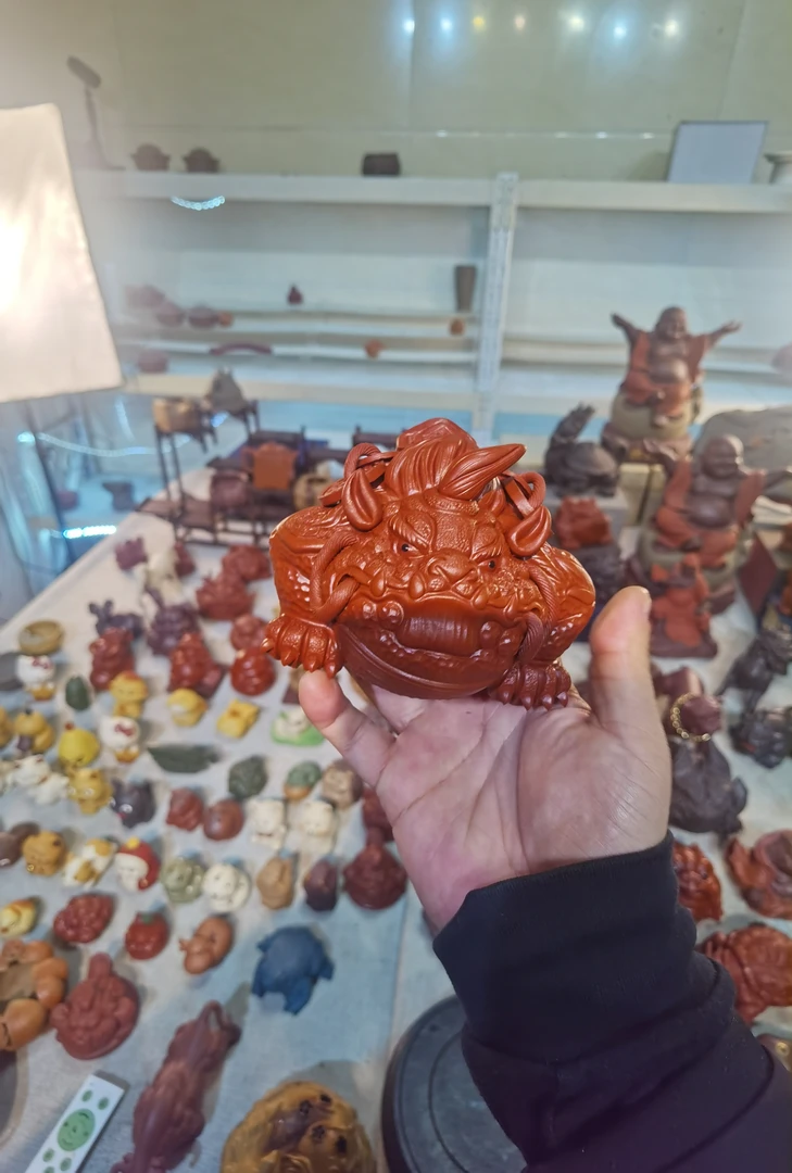 宜兴紫砂朱泥大红袍虎蟾