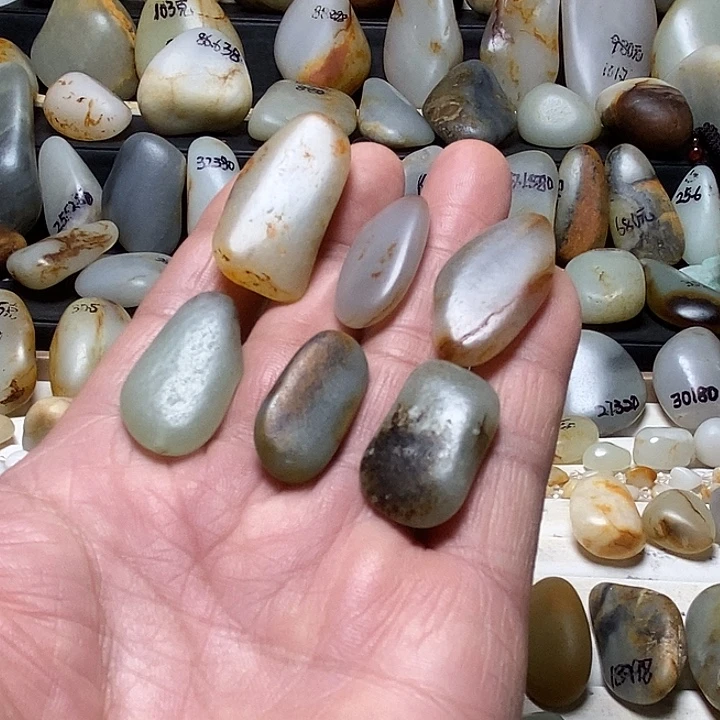 和田玉未镶嵌颈饰吊坠多规格发货