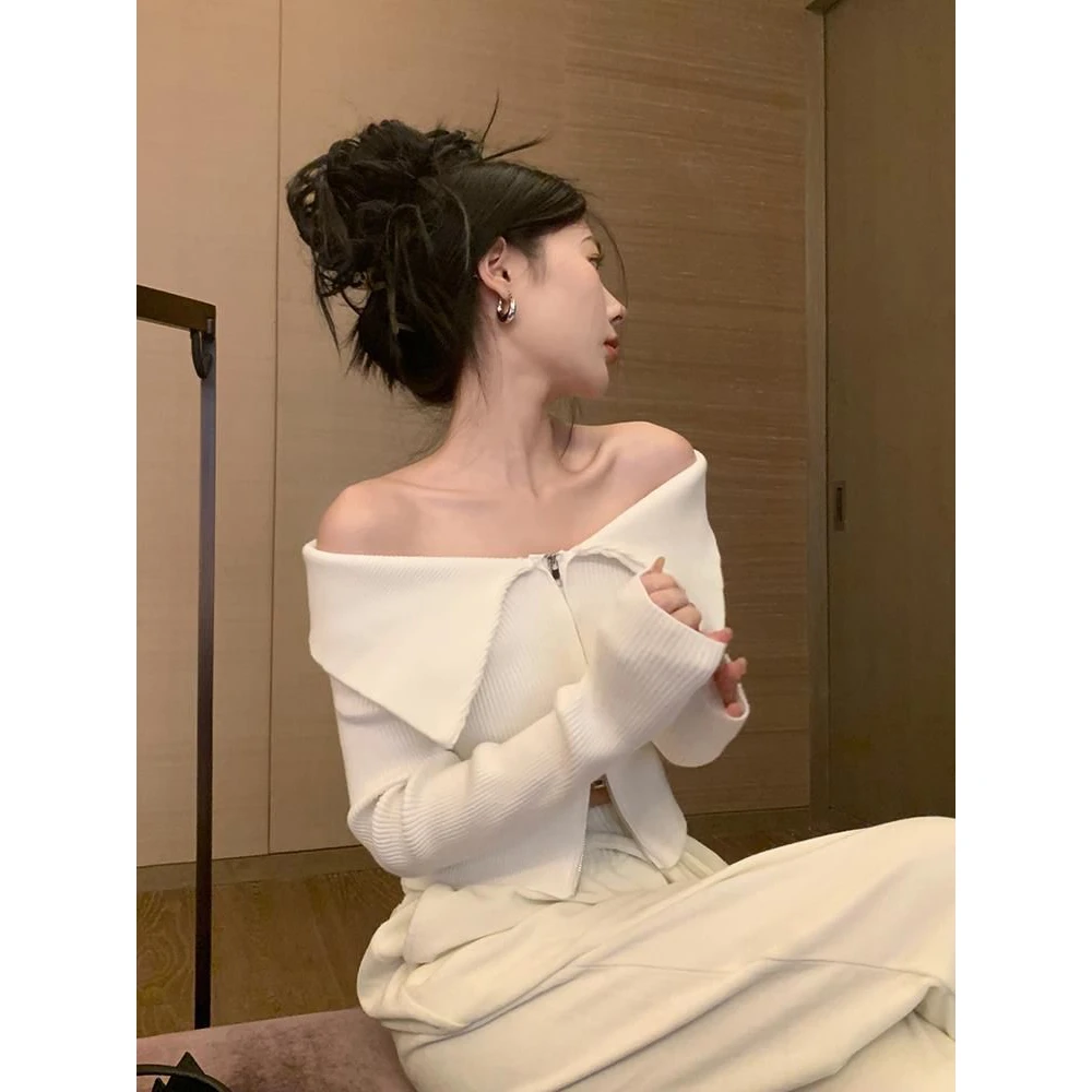 2025一字肩长袖打底衫女装设计感别致露肩上衣双雅秋冬款开衫毛衣