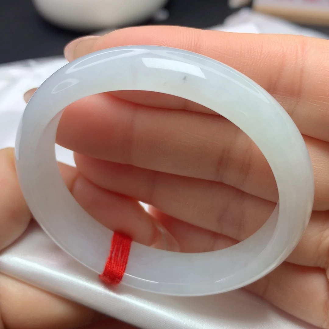 翡翠手镯（贵妃镯）未镶嵌52525353