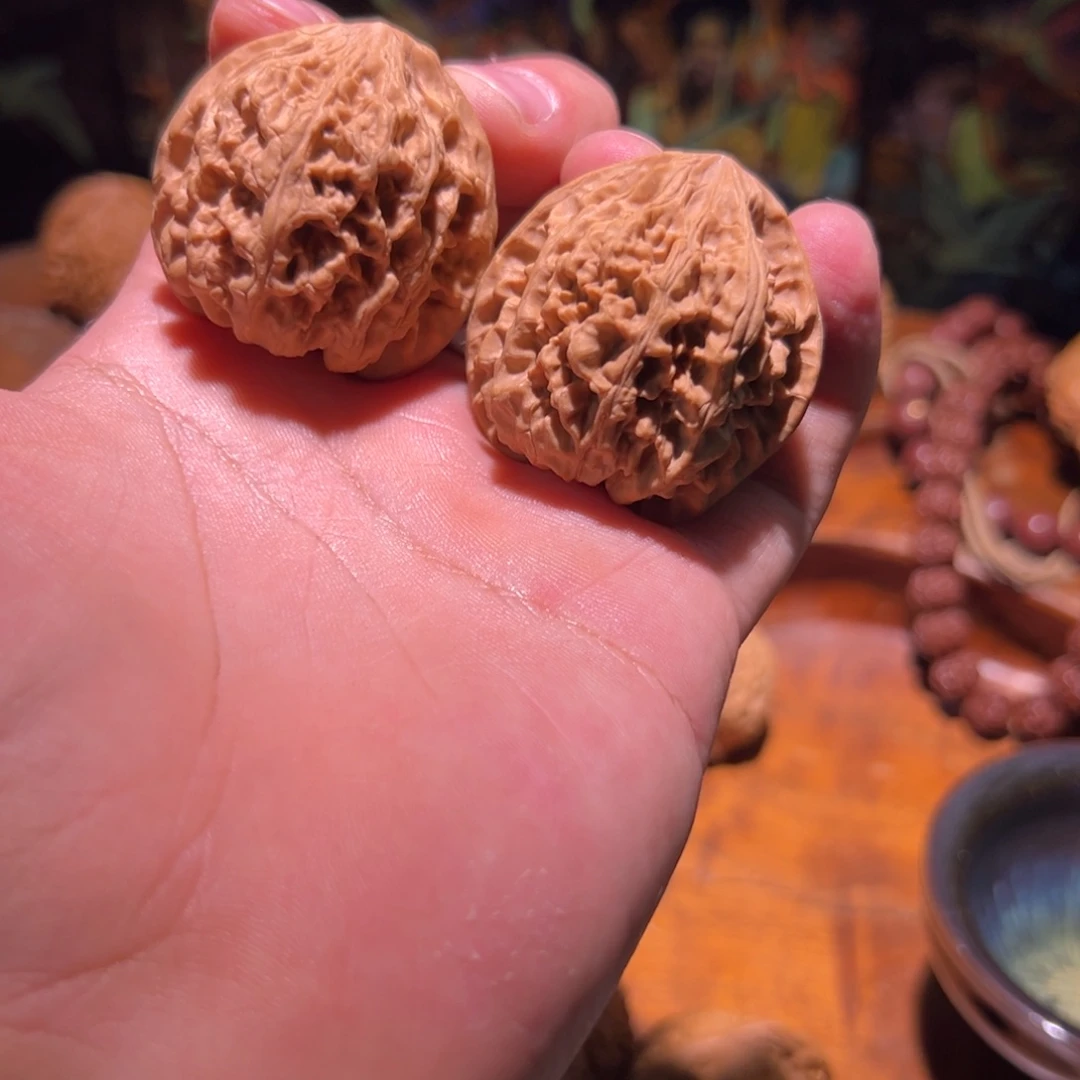 文玩核桃把件40全品野牛一对