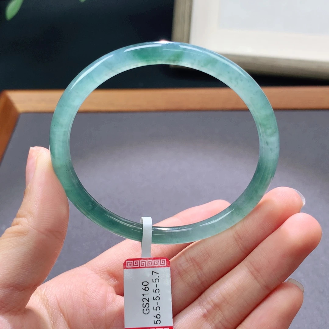 翡翠手镯未镶嵌天然翡翠手镯