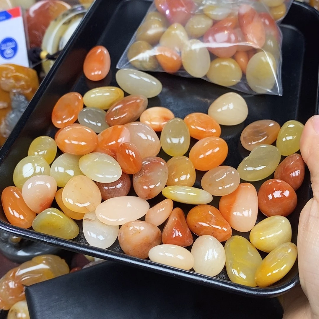 石英质玉（黄龙玉）颈饰未镶嵌