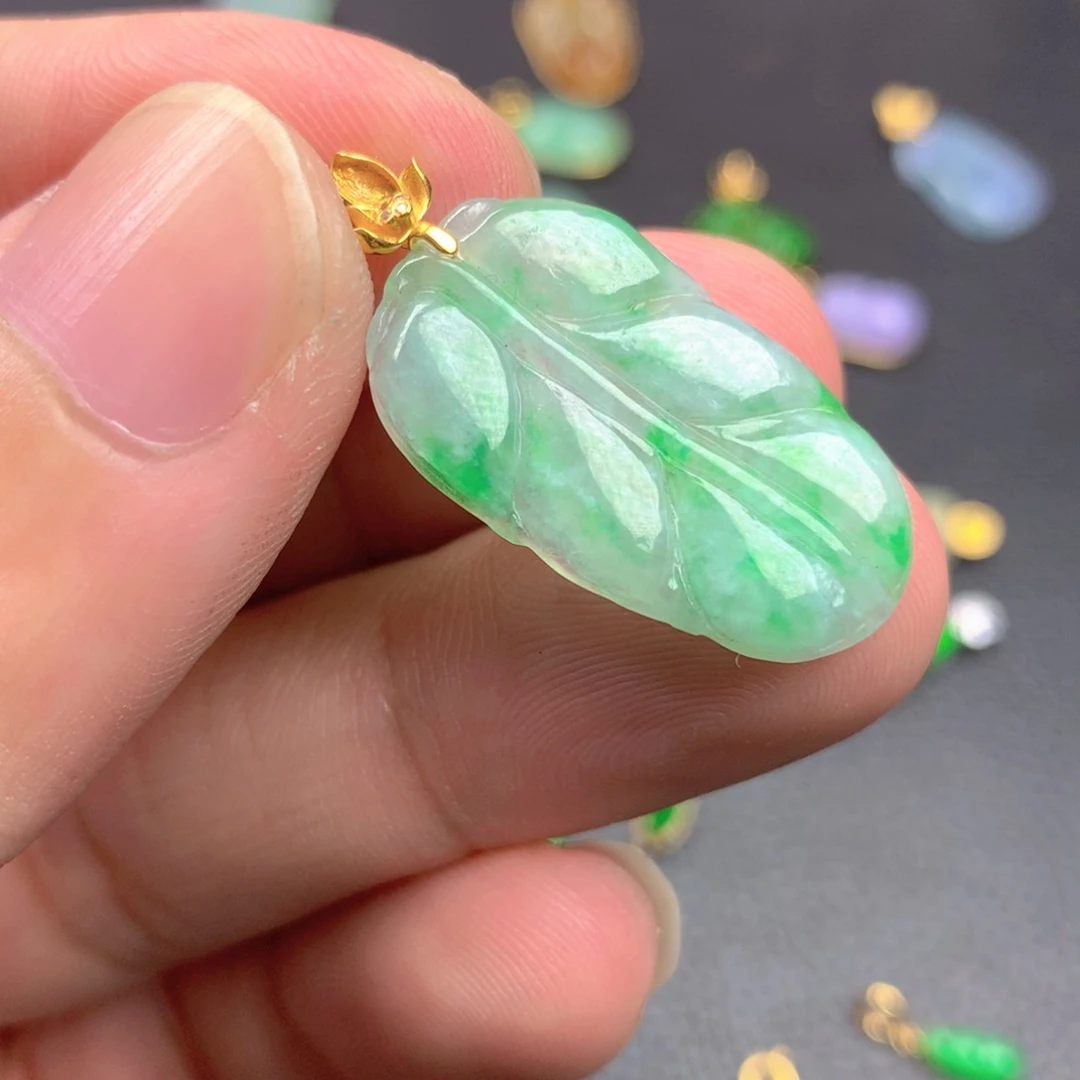 【闪购商品】颈饰18K金镶嵌翡翠翡翠