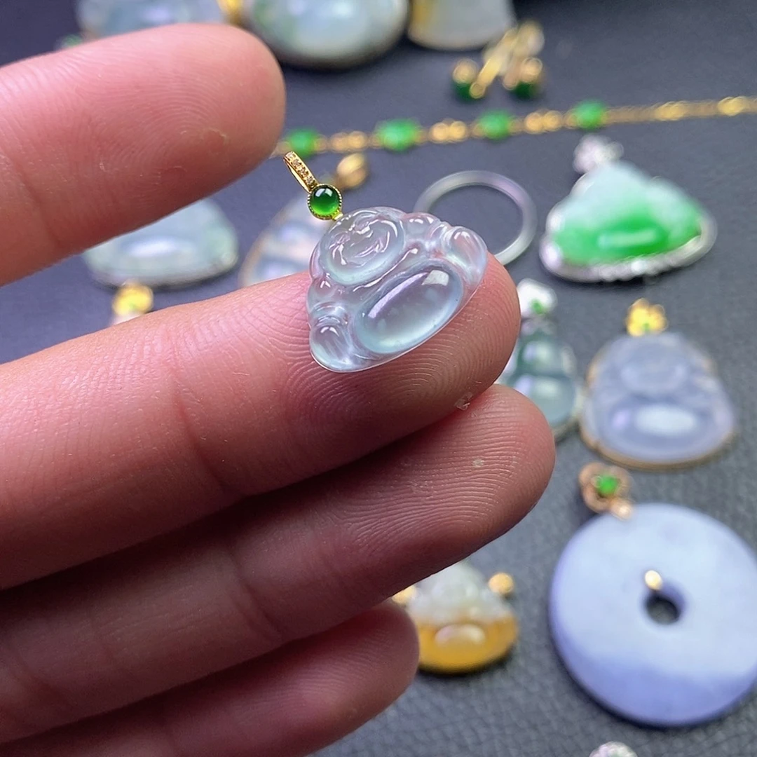 颈饰18K金镶嵌翡翠