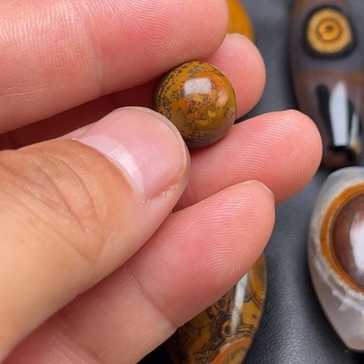 用***0石英质玉未镶嵌颈饰