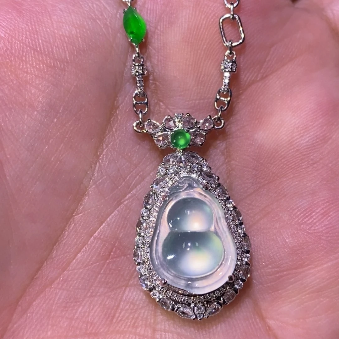 【闪购商品】颈饰18K金镶嵌翡翠