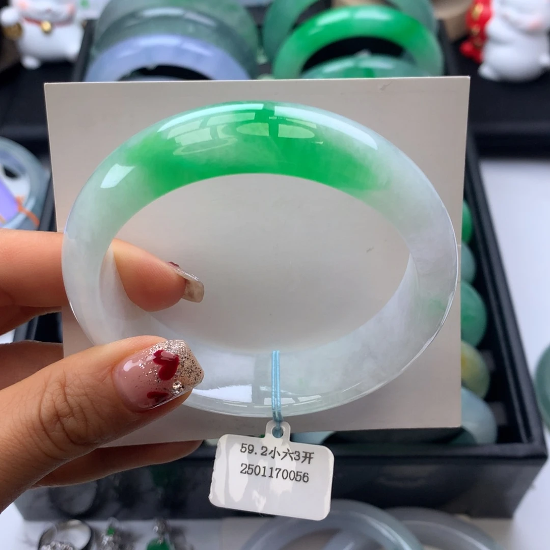 翡翠手镯未镶嵌59白底青正圈