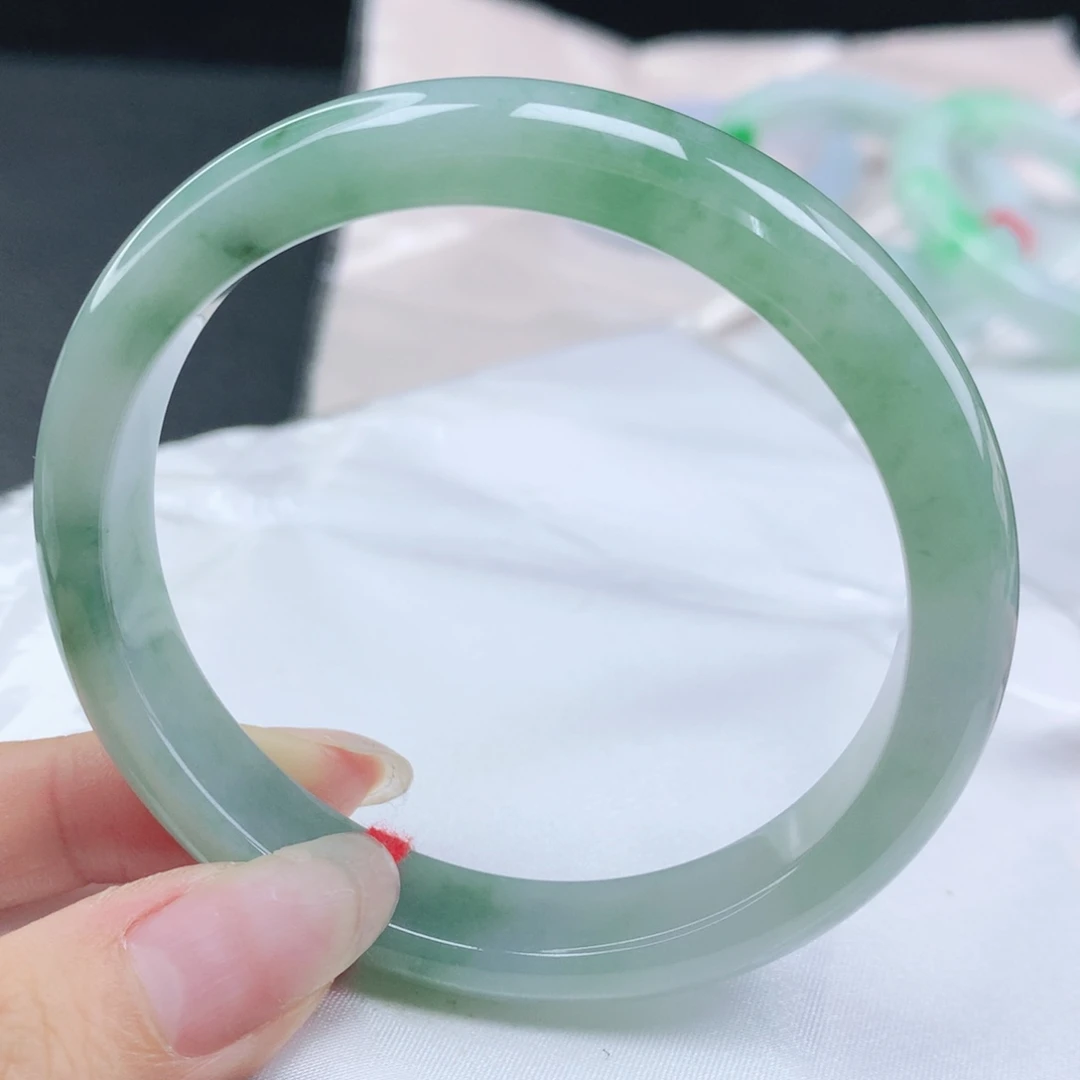 翡翠未镶嵌手镯缅甸59.1飘绿窄版泥鳅背