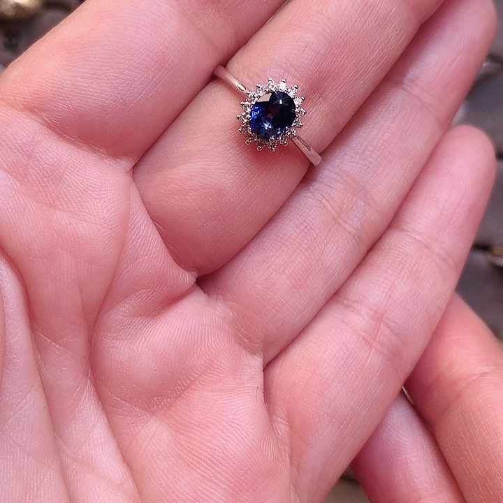 蓝宝石戒指18K金镶嵌妙*