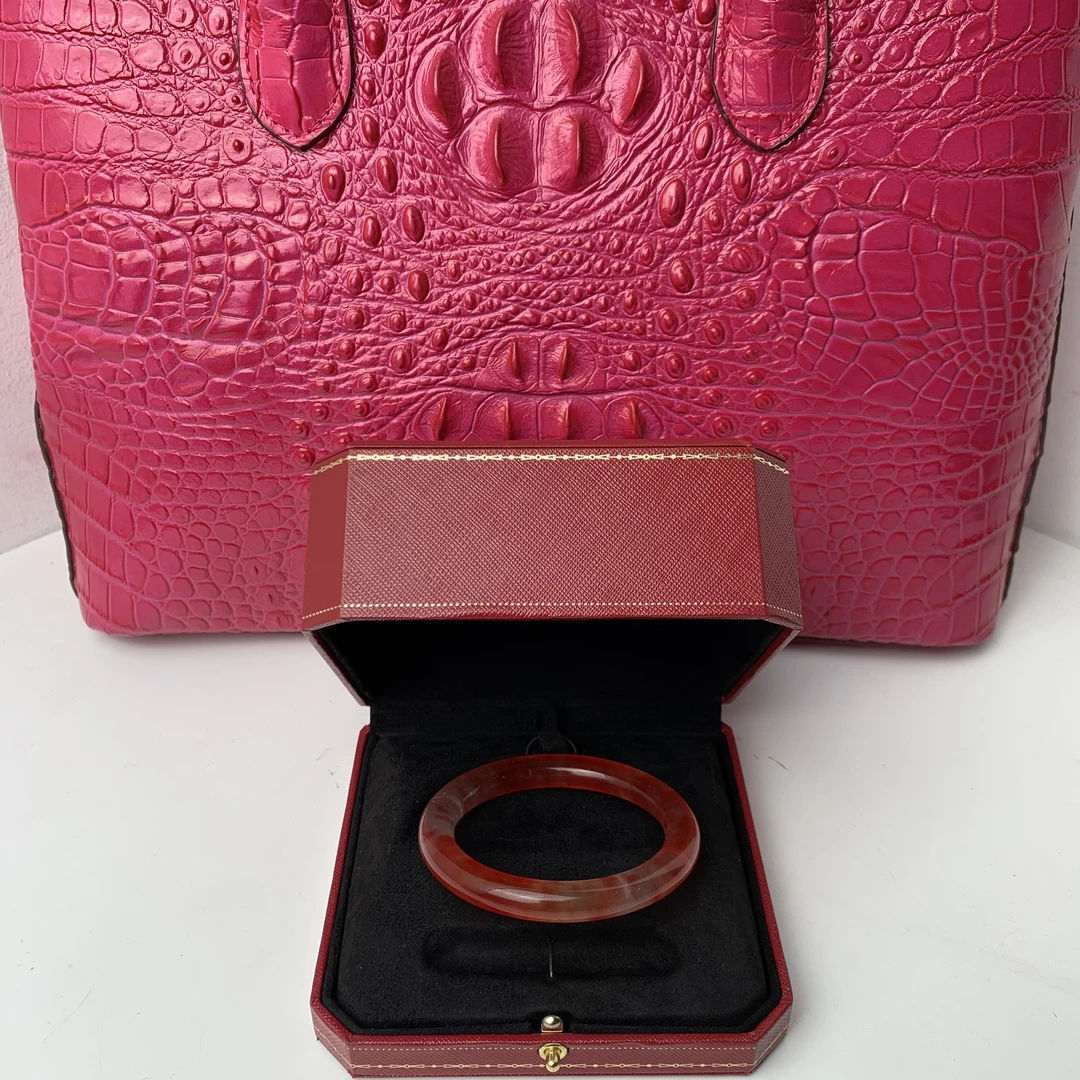 4563【香港联邦】端庄典雅贵气手镯（多样性发货）