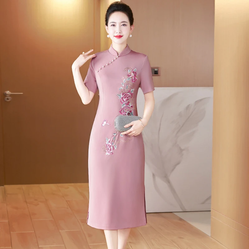 2024夏喜婆婆修身显瘦改良版旗袍妈妈装精美刺绣时尚优雅结婚礼服
