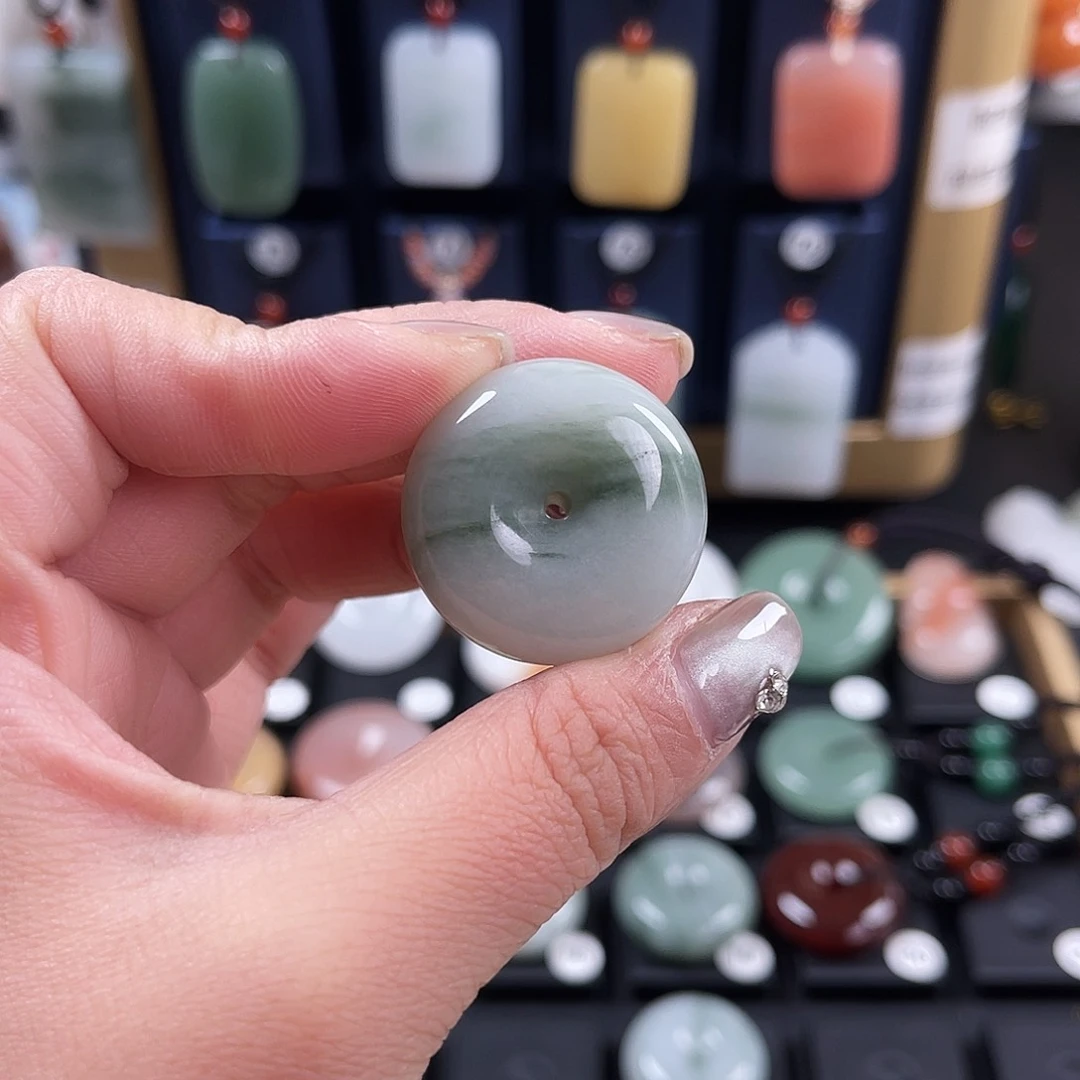 颈饰未镶嵌石英质玉之*.