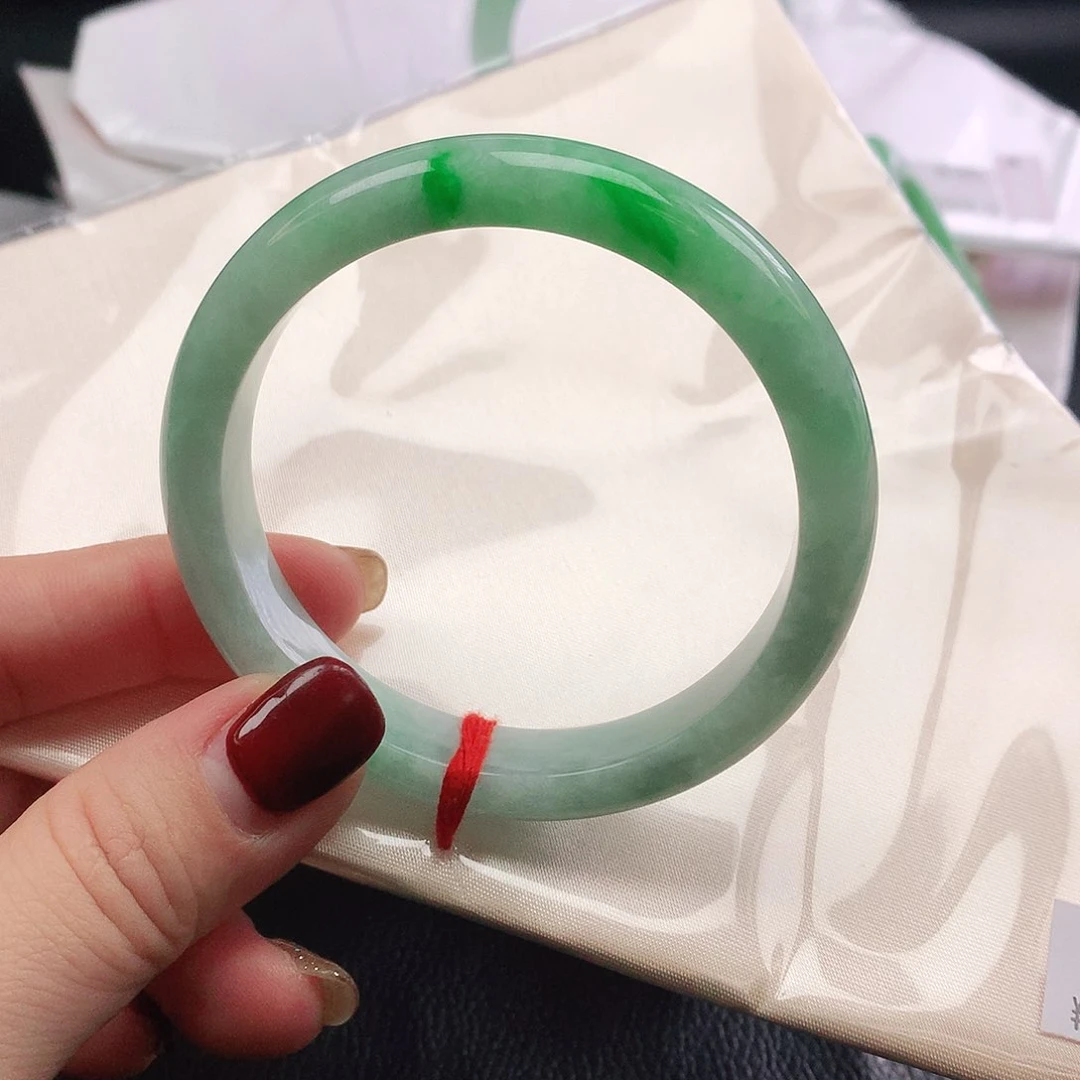 翡翠手镯未镶嵌正圈882531