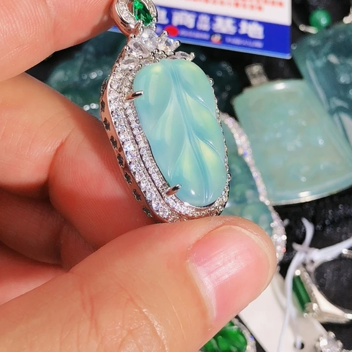翡翠颈饰未镶嵌5，