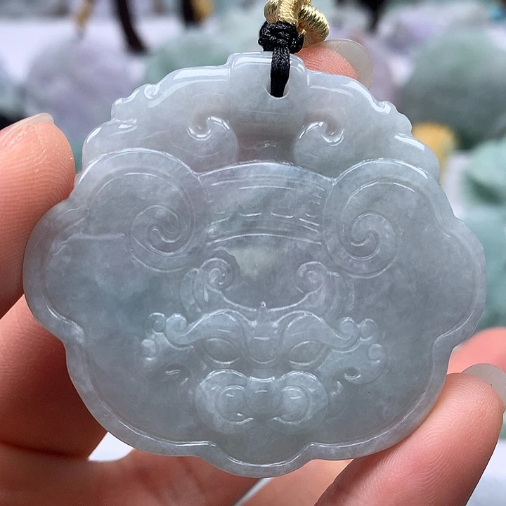 翡翠未镶嵌颈饰饕餮福利