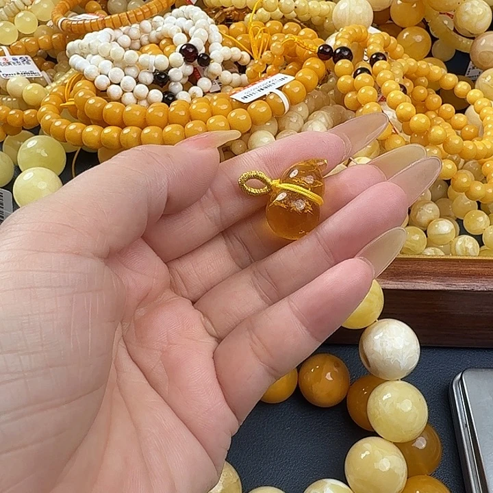 琥珀未镶嵌珠宝奇石