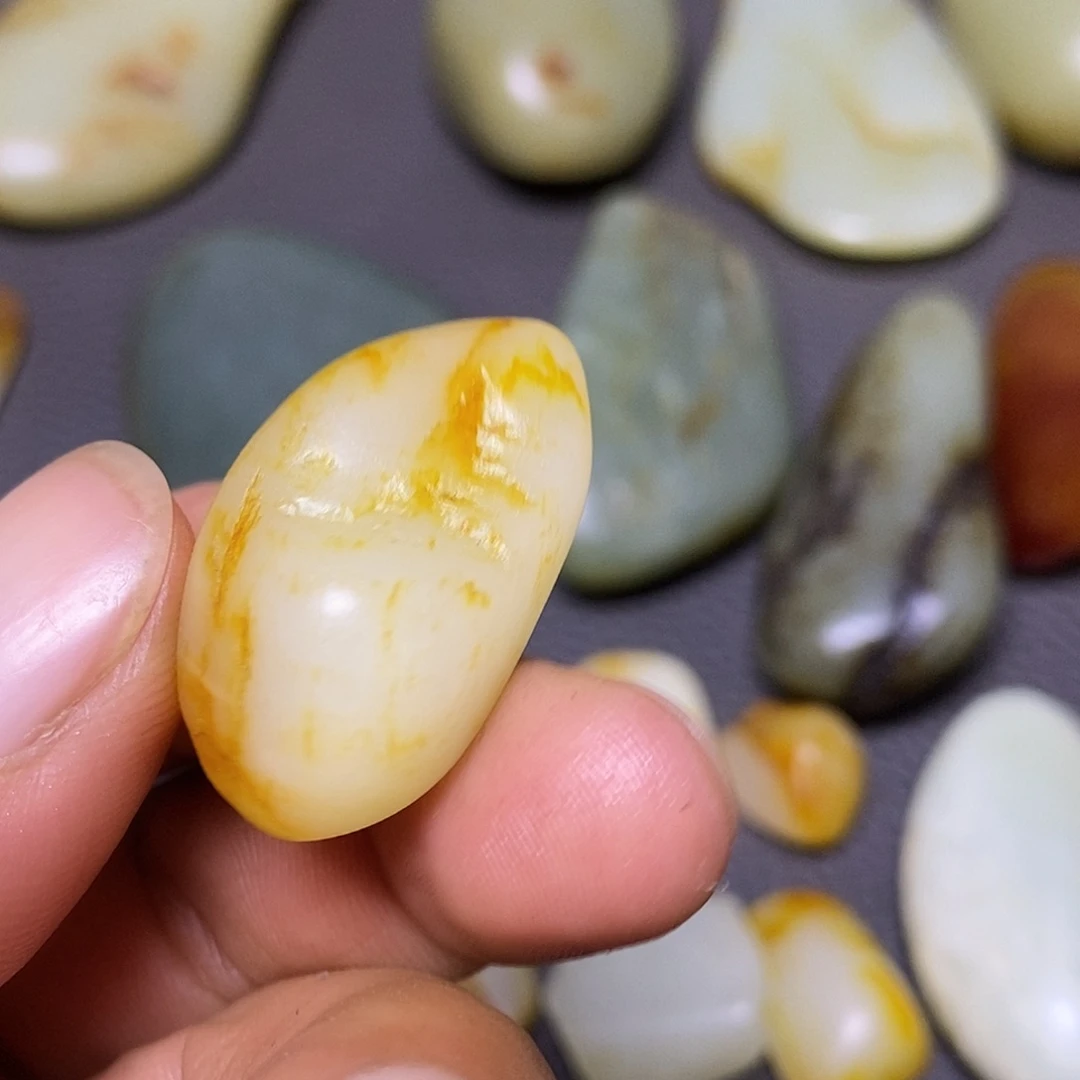 未镶嵌和田玉（糖玉）挂件
