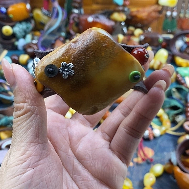 顺***。蜜蜡未镶嵌手镯手镯