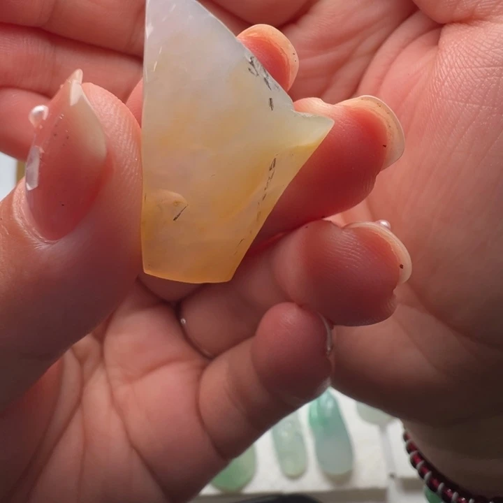 定制翡翠未镶嵌包抛光