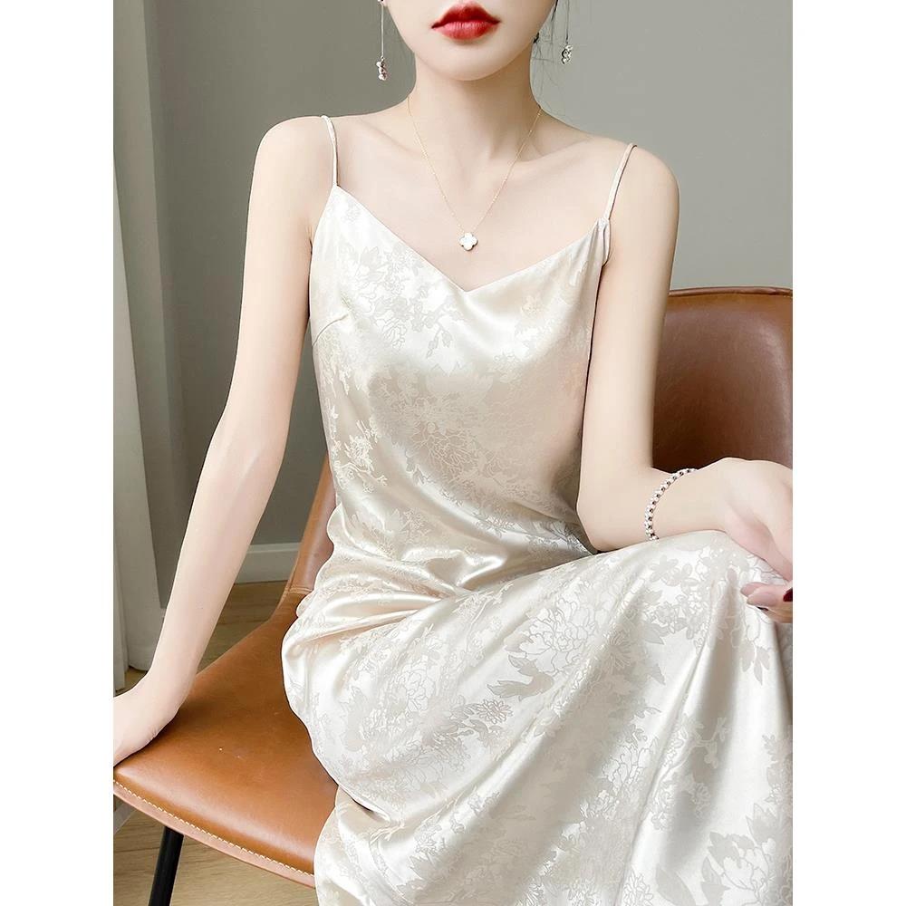 夏季提花V领吊带连衣裙女醋酸缎面垂感过膝A字长裙显瘦国风打底裙