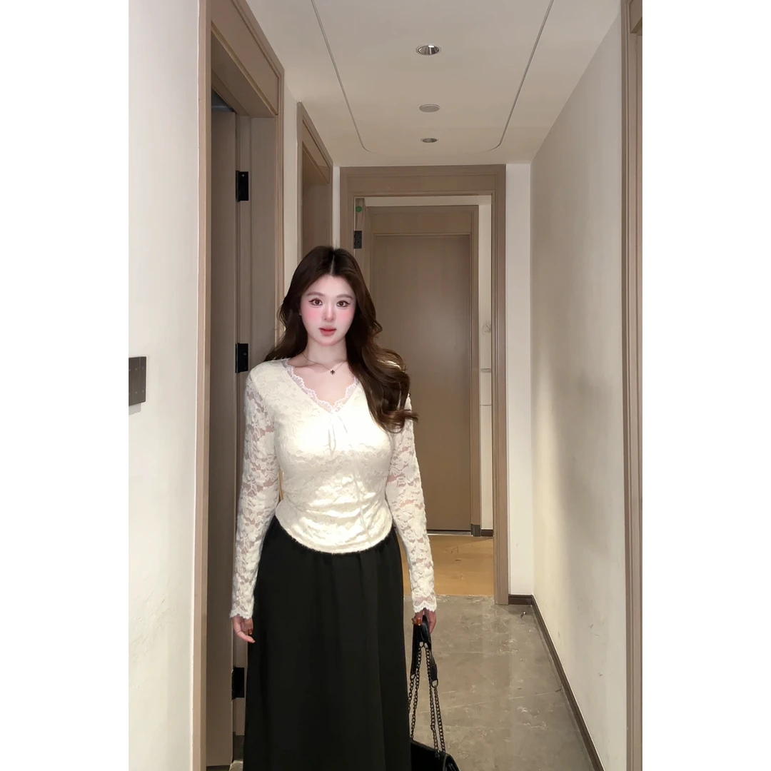 微胖mm内搭打底衫女秋冬季2025新款蕾丝T恤v领长袖独特绝美小上衣