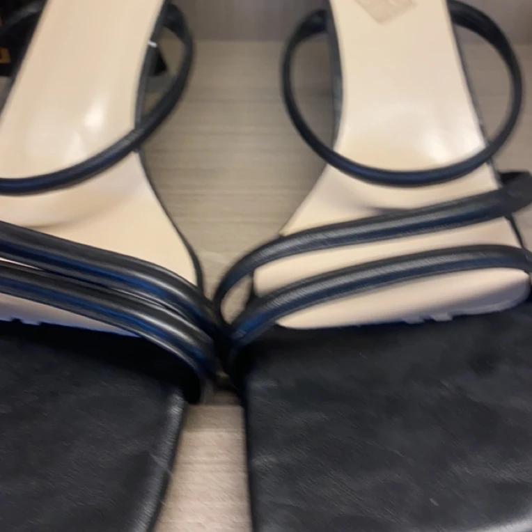 编号40女士鞋子直播间为准