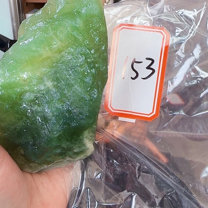 蛇纹石玉哈哈哈未镶嵌最**仔