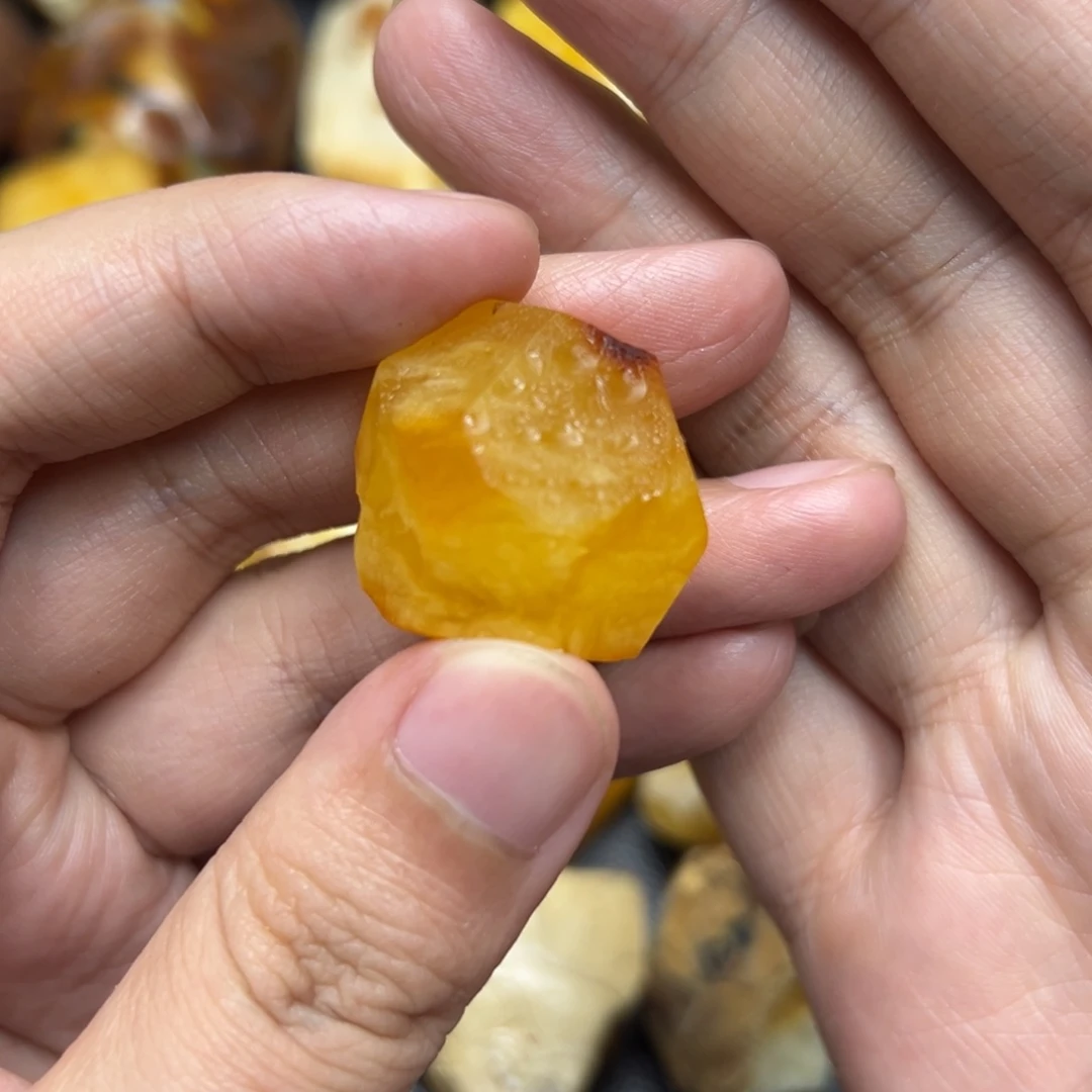 定制琥珀未镶嵌蜜蜡