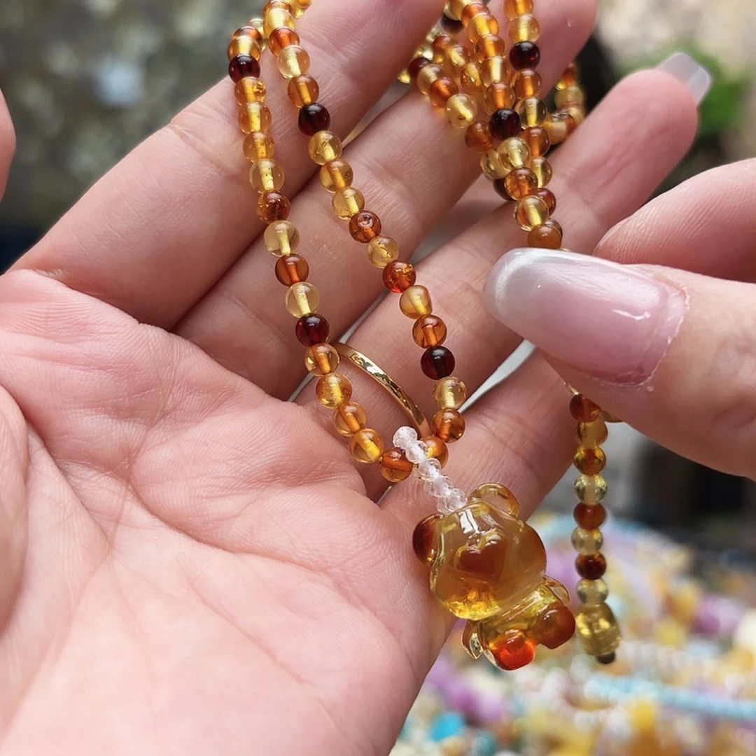 琥珀未镶嵌颈饰琥珀