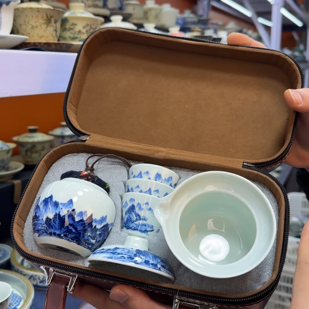 我在外面吃饭呢你在哪