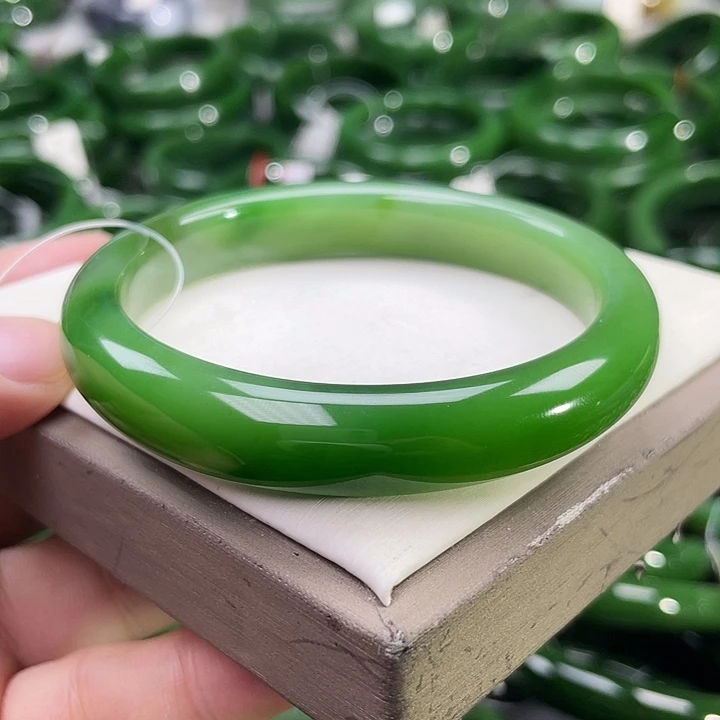 未镶嵌手镯和田玉（碧玉）