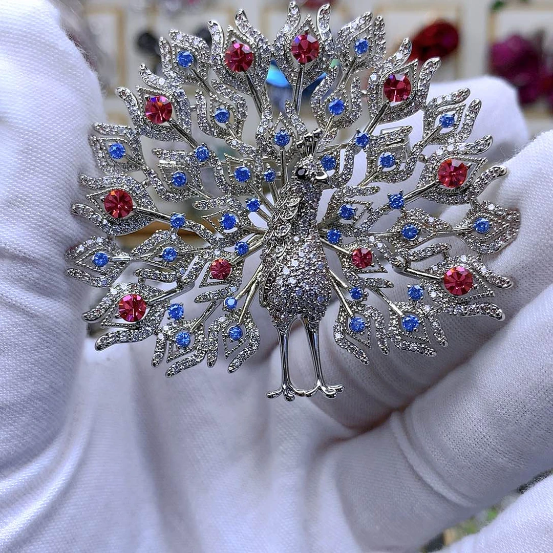 铜仿水晶胸针胸花