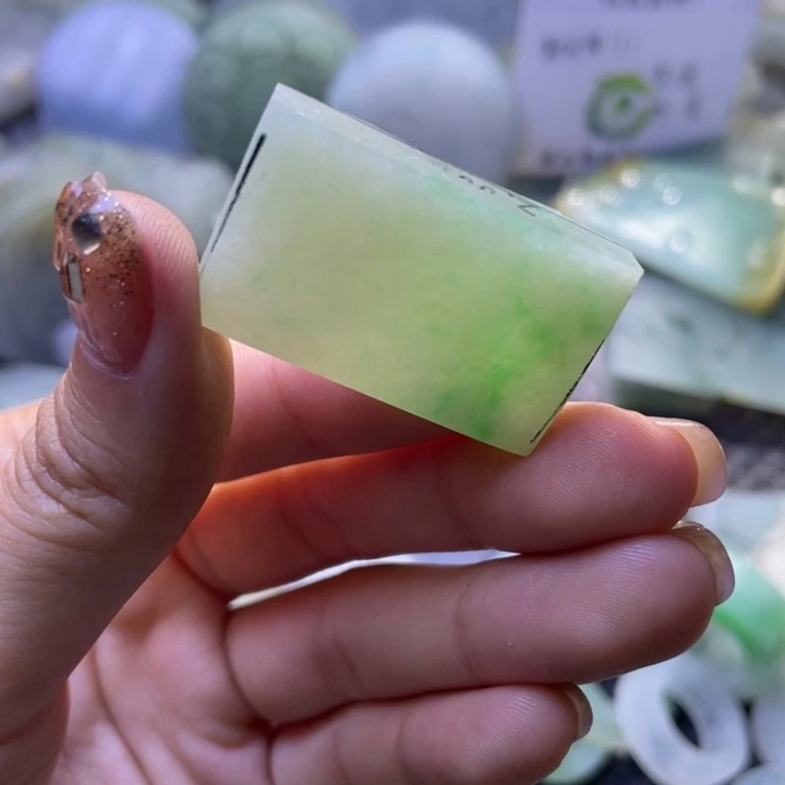 定制翡翠未镶嵌翡翠