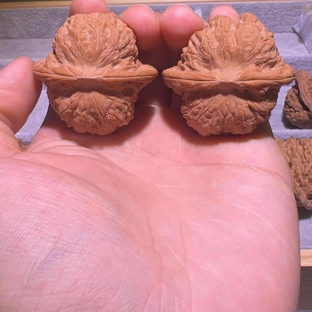 W***G吊坠文玩核桃血麒麟