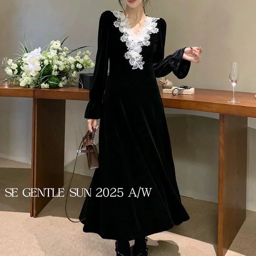 秋冬新款丝绒拼接蕾丝连衣裙法式气质修身显瘦百搭女装