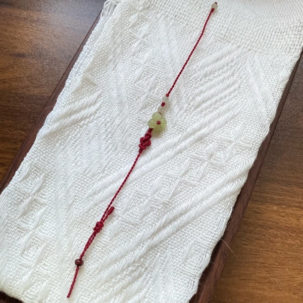 和田玉黄口小花如意结红色手绳可调节式手工编绳默认有包容
