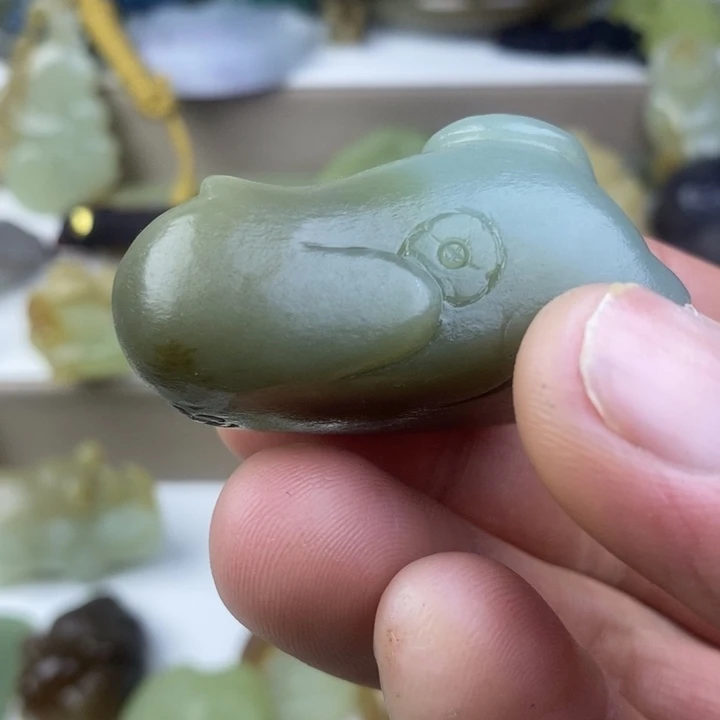 和田玉（糖玉）未镶嵌颈饰