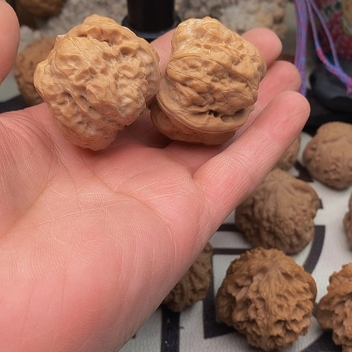 桃核把件思****?蛤蟆头狮子头