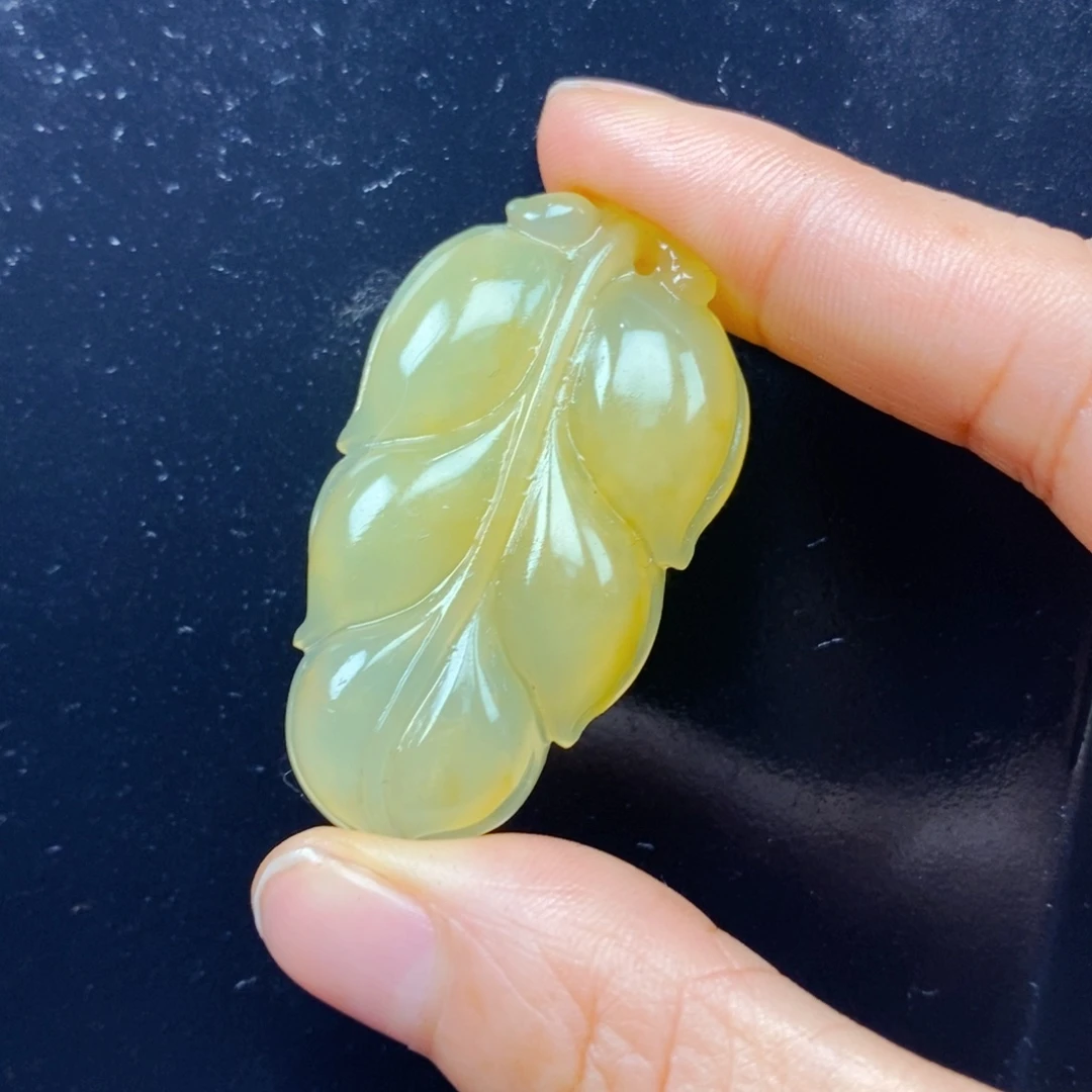 石英质玉（黄龙玉）未镶嵌吊坠(不含链)