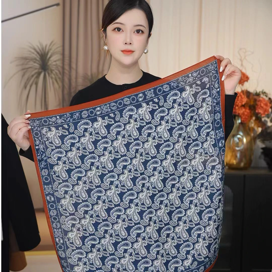 P9 【蓝色腰果花 单面】棉65*65左右精致小方巾丝巾