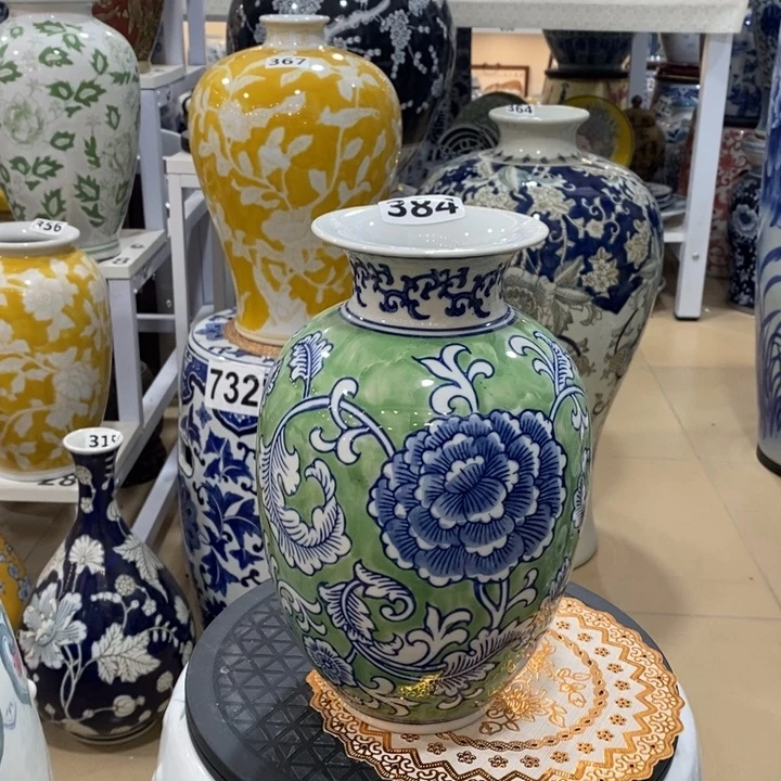 摆件手绘陶瓷彩绘花瓶