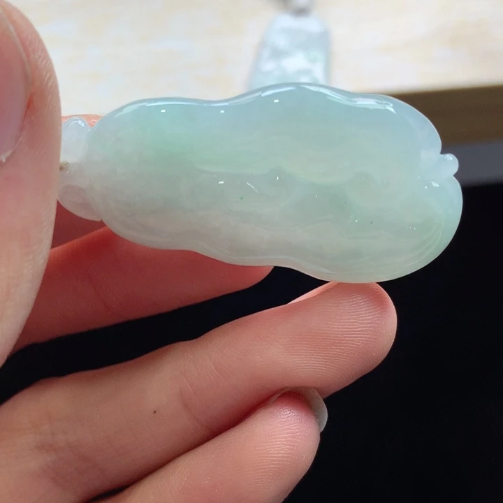 翡翠未镶嵌颈饰吊坠