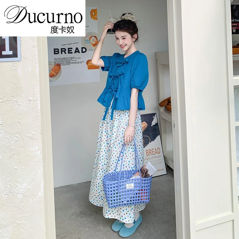 蓝色俏皮活泼套装裙女2025新款夏季减龄一整套穿搭上衣裙子两件套