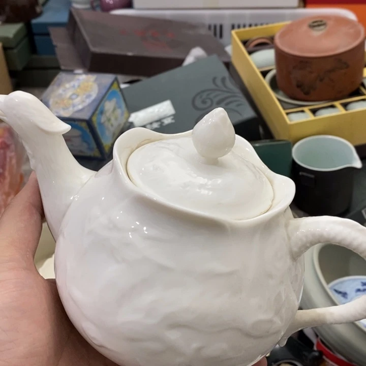 陶瓷艺术品及陶瓷壶