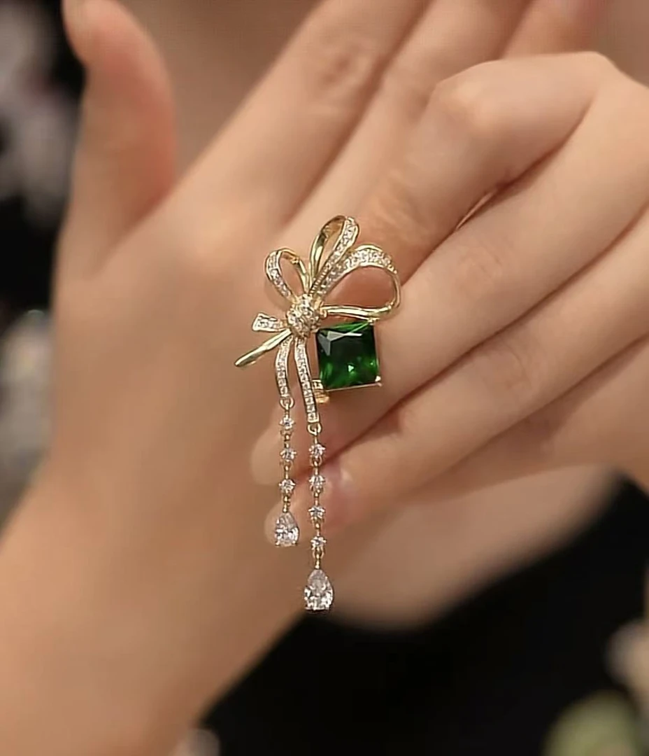 铜合金合成锆石胸针 HY881精致蝴蝶结流苏胸针